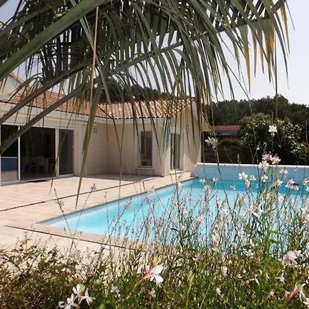 Avec Piscine Et Climatisation - 8 Pers. - Fr-1-881-10 *