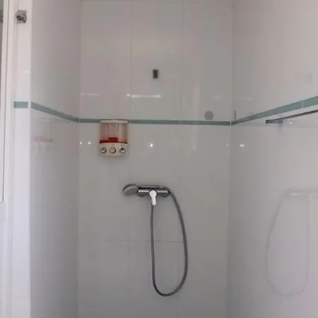 Avec Piscine Et Climatisation - 8 Pers. - Fr-1-881-10